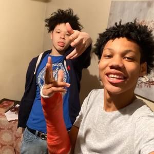 Meet your Posher, Elisha